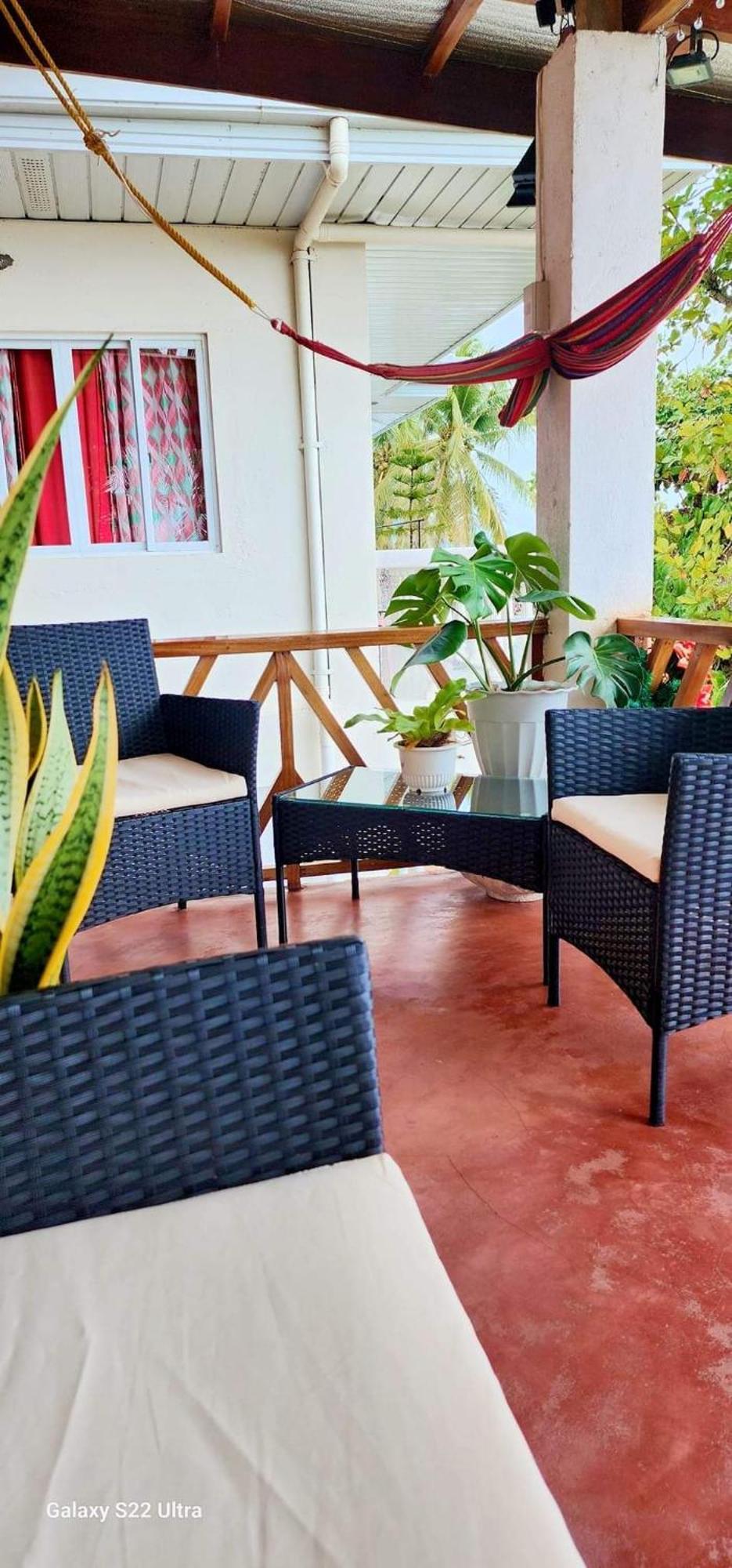 Chue&Larry'S Beachside Homestay Libagon Exterior photo